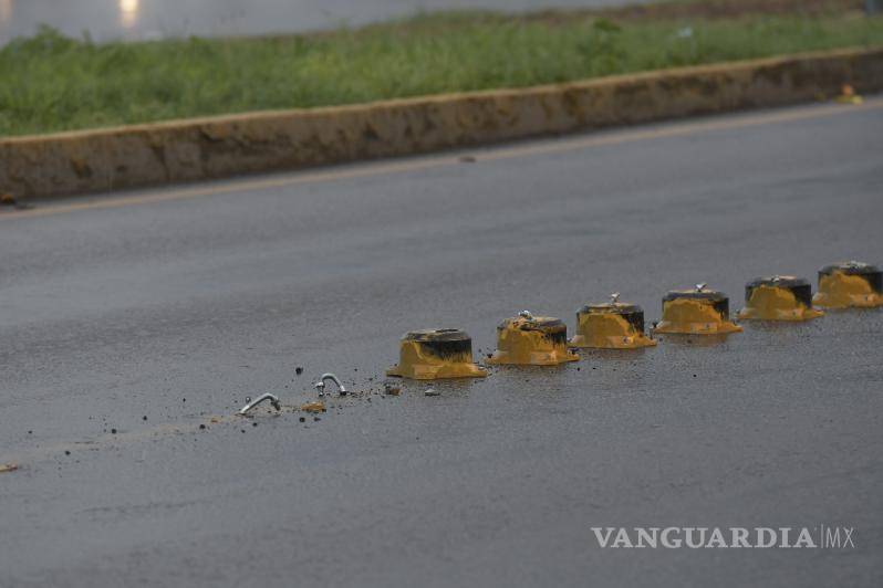 $!Pese a las medidas, las autoridades señalan falta de conciencia cívica por parte de algunos conductores que siguen ignorando la delimitación vial.