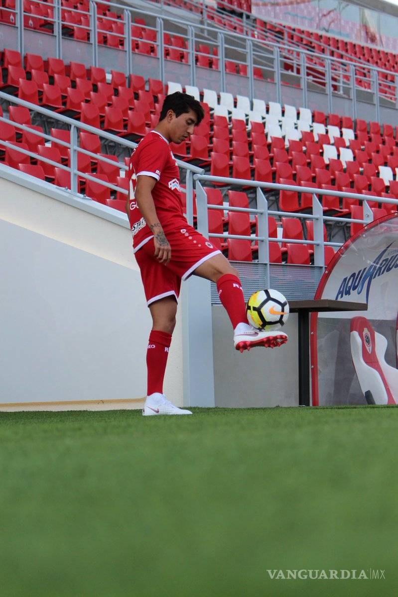 $!Govea 'cambia de aires' pero se queda en Bélgica