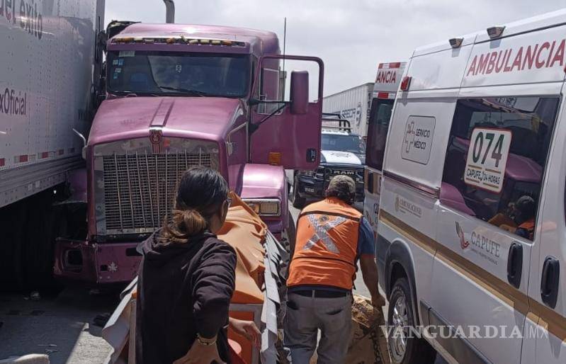 $!El operador herido fue trasladado a la Clínica 1 del IMSS, donde permanece en observación.
