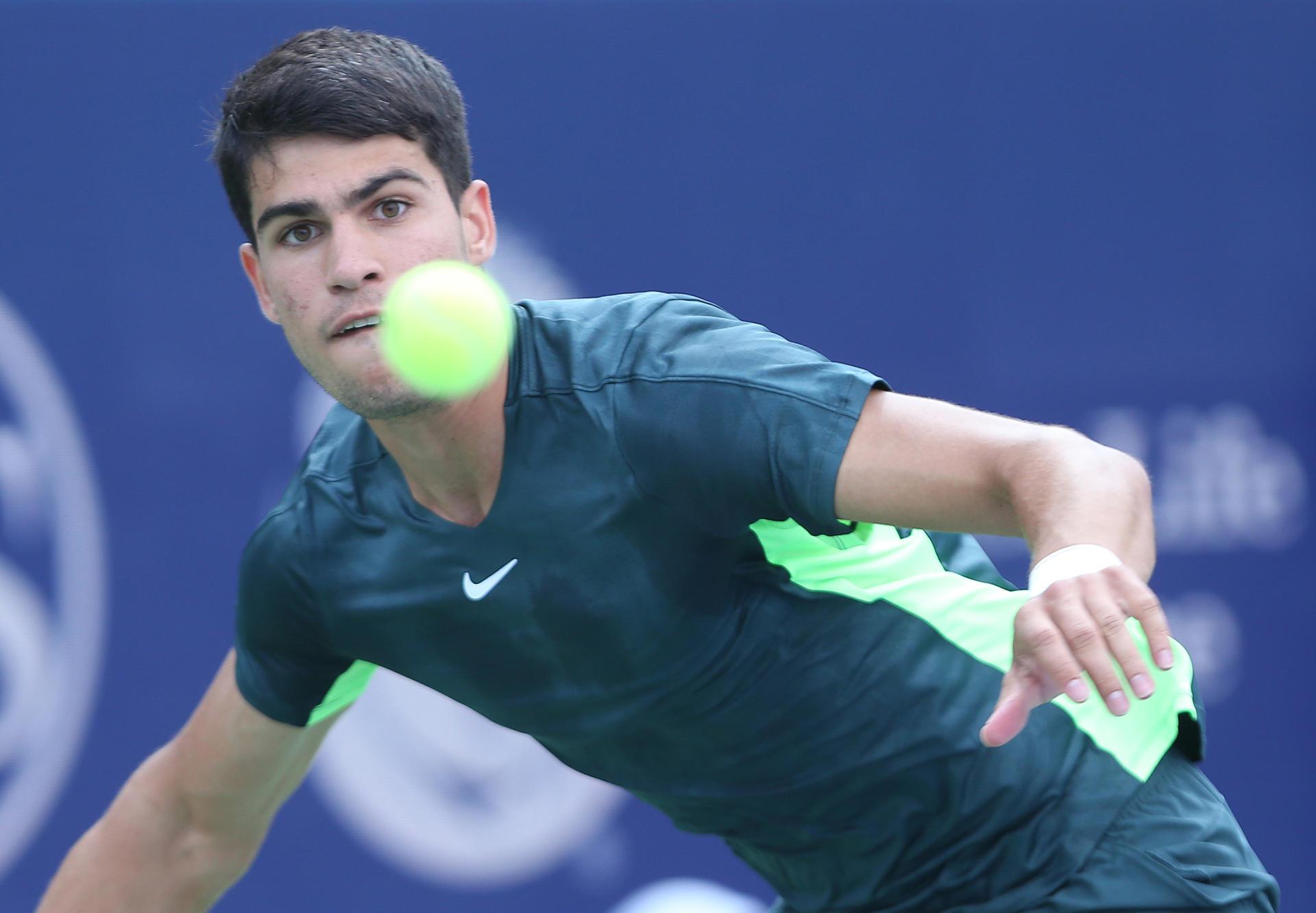 Carlos Alcaraz saca las garras y se queda con el pase a Semis en Cincinnati. Noticias en tiempo real