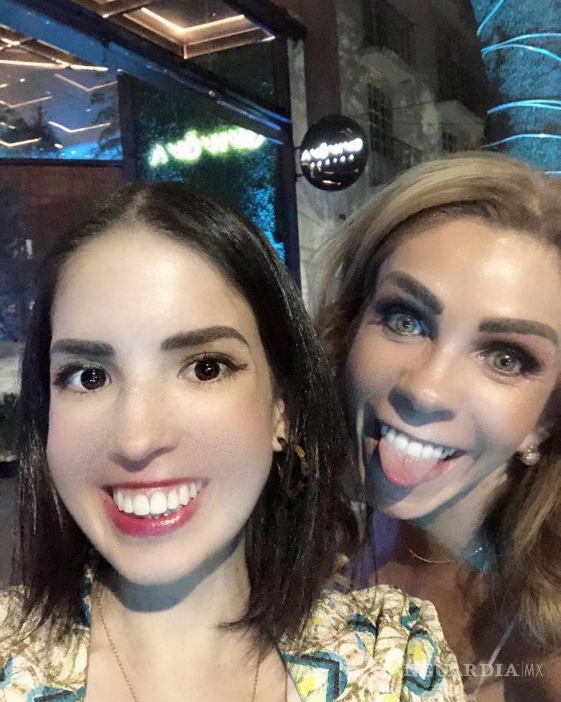 $!Pese a ser enemigas, Laura Bozzo la da pésame a Rocío Sánchez Azuara y en redes la tachan de hipócrita