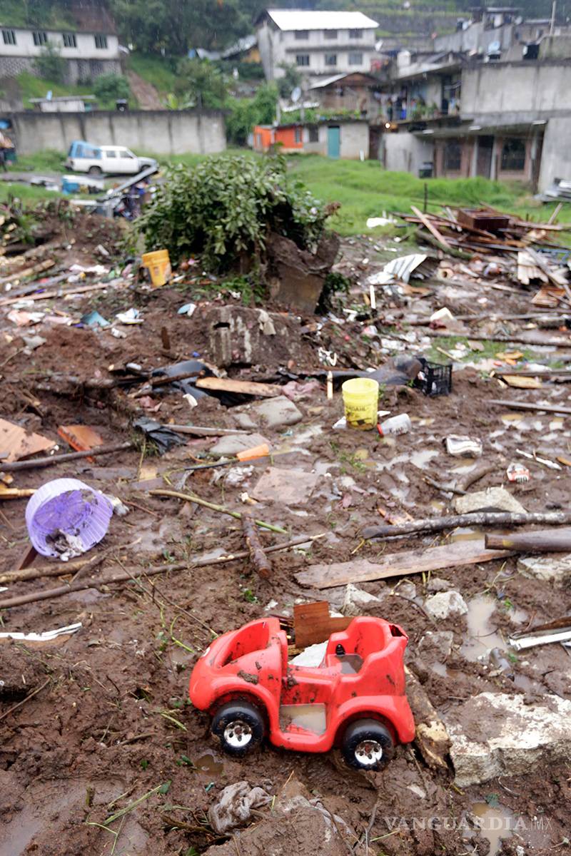 $!'Earl' apenas tocó tierra pero fue más destructivo que otros huracanes