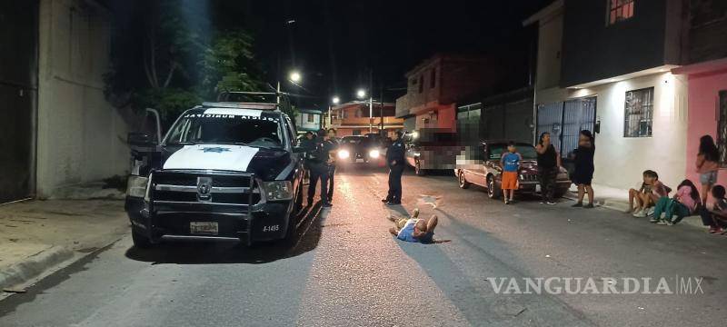 $!Los padres de Ángel “N” llegaron al lugar para trasladarlo a un anexo de la localidad.