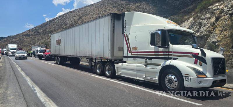 $!Elementos de la Guardia Nacional acudieron al sitio para abanderar la zona y realizar el peritaje correspondiente.