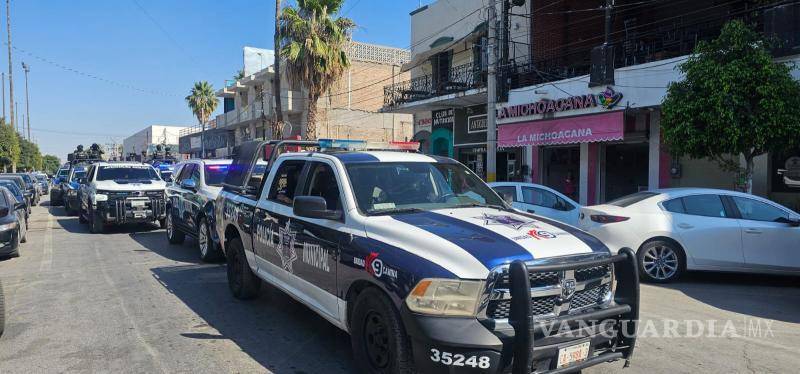 $!Elementos de la Policía de Torreón realizan recorridos en zonas comerciales durante el Buen Fin.