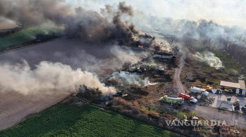 $!Se incendia pipa con chapopote en Ramos Arizpe