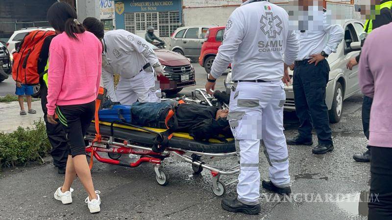 $!Francisco Javier ¨N¨ fue trasladado al Hospital Universitario por paramédicos tras resultar herido en un accidente de tránsito.