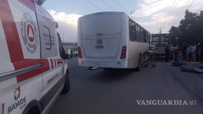 $!A los pasajeros se les transbordó a otro camión de la línea Setteppi para que llegaran a su destino.