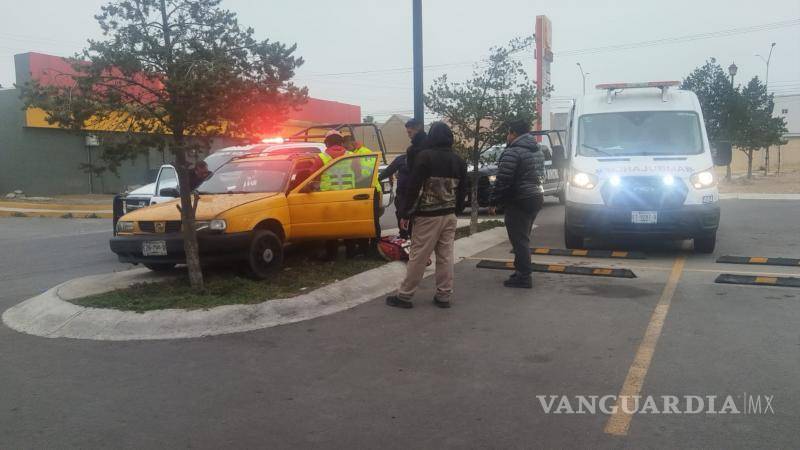 $!El choque ocurrió en el cruce de las calles Salto del Agua y Mixcoac, donde autoridades municipales aseguraron el área.