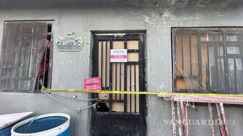 $!La vivienda de la calle Valle del Nogalar fue inspeccionada con una orden de cateo emitida por un juez.