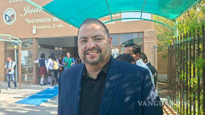 $!Abraham Segundo González, subdirector de Servicios Educativos en la Región Centro-Desierto, informó sobre el regreso a clases.
