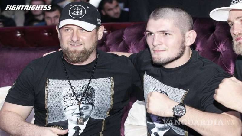 $!Khabib corta el pan con el polémico dictador de Chechenia en club ruso de peleas