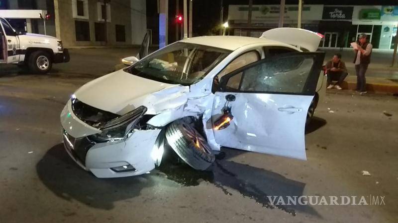 $!Tras la valoración de los afectados, se determinó que por fortuna ninguno de estos presentaba lesiones de consideración.