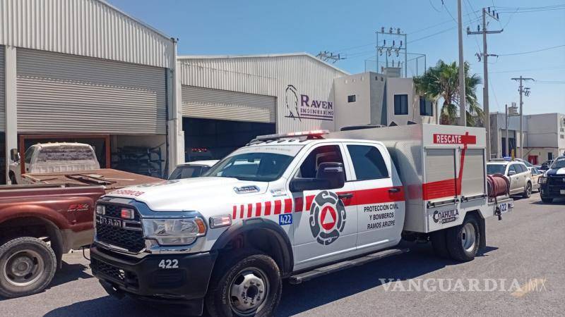 $!Elementos de Bomberos y Protección Civil acudieron rápidamente al llamado de emergencia.