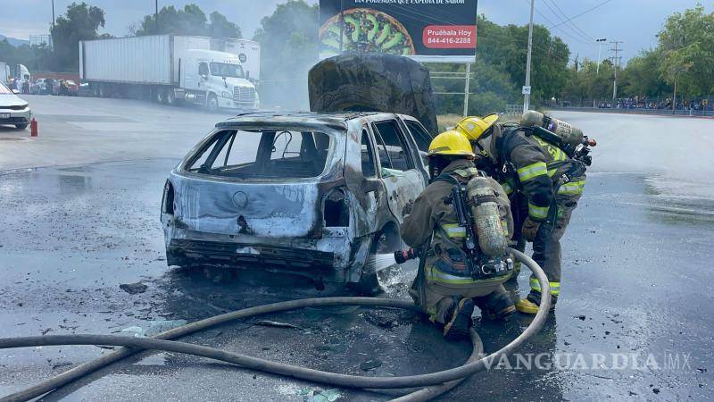 $!El coche Pointer Volkswagen quedó totalmente destruido en segundos.