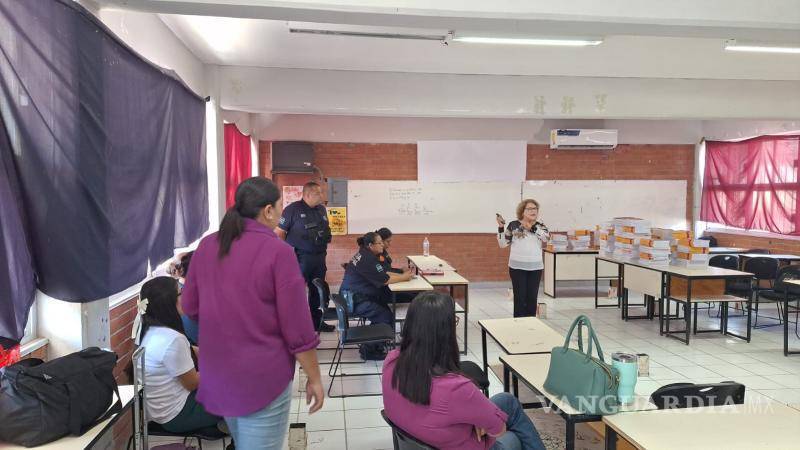 $!Se brindaron pláticas a alumnos, maestros y padres de familia sobre prevención de violencia virtual, bullying y adicciones.