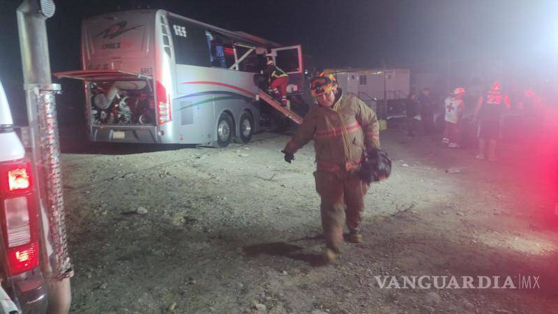 $!Accidente de autobús deja un muerto y 20 lesionados, en NL