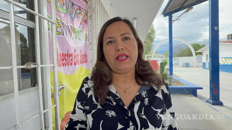 $!La maestra Eva Saucedo destaca el esfuerzo y dedicación de Valeria para alcanzar el triunfo.