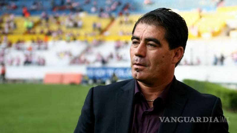 $!Maradona a nada de llegar a México. Dorados corre a su técnico