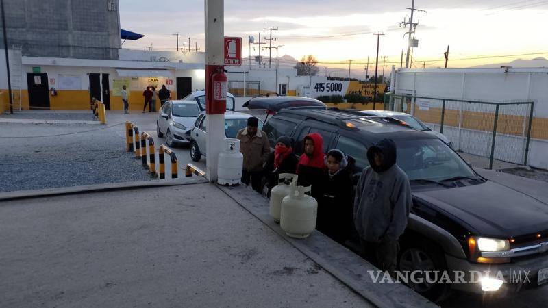 $!El frente frío número 21 y la segunda tormenta invernal de la temporada ocasionan temperaturas mínimas de hasta -2°C en Saltillo.