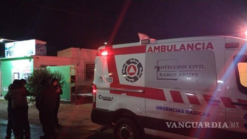 $!Personal de emergencia y corporaciones de seguridad acudieron tras el reporte del hallazgo de una persona sin vida al interior de una vivienda.