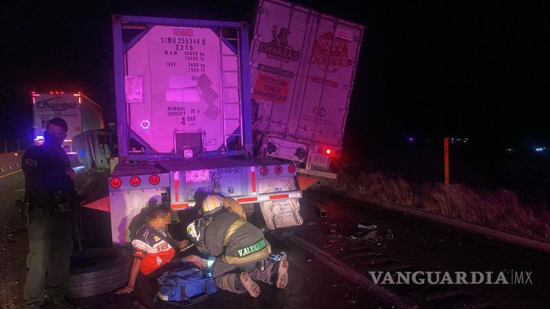 $!Autoridades de Protección Civil y bomberos acudieron al lugar del incidente.