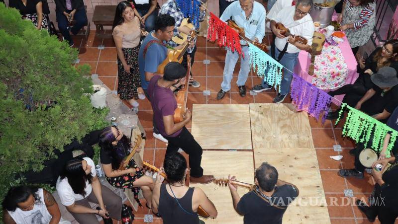 $!Halenia Catalina impulsa Fandango en el Desierto, colectivo que combina la difusión del son jarocho con actividades de impacto social en Saltillo.