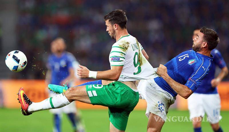 $!Irlanda se aferra a la Eurocopa; vence 1 - 0 a una Italia llena de suplentes