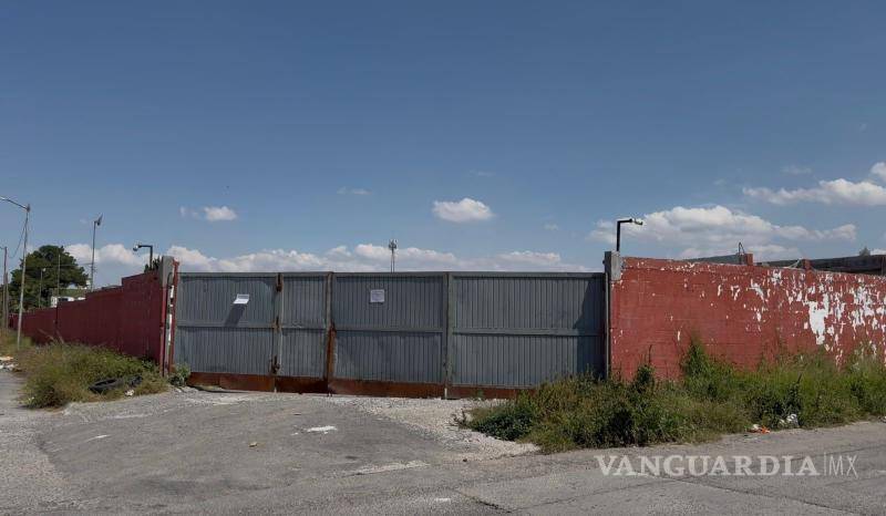 $!Vecinos denunciaron que, tras el operativo, los sellos de seguridad fueron violados y el lugar volvió a operar con normalidad.