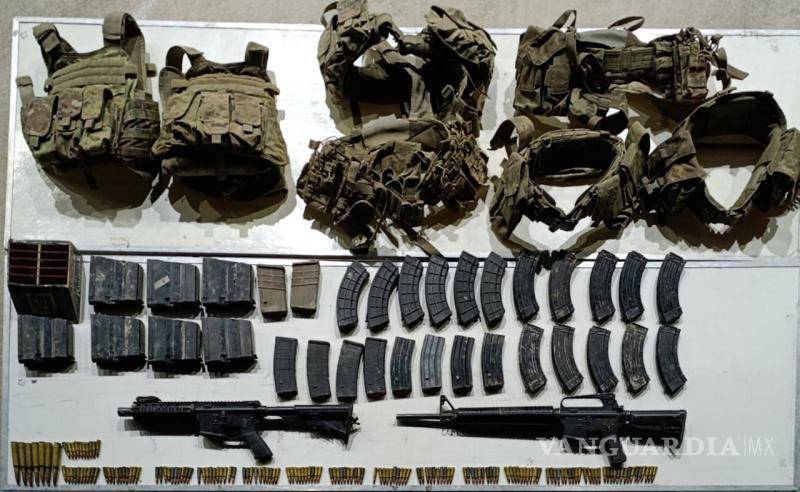 $!Equipo táctico y un arsenal es asegurado en Bustamante, Nuevo León