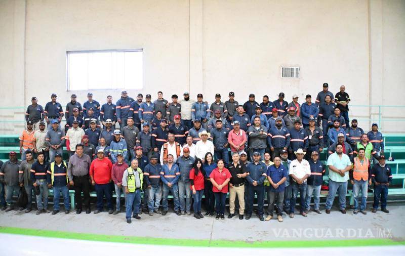 $!La entrega busca mejorar la seguridad, dignificación y condiciones laborales de los trabajadores municipales.