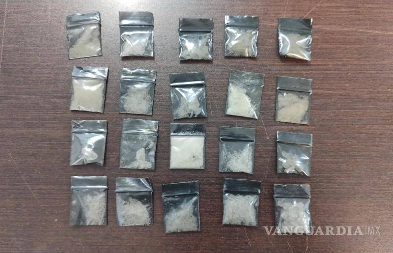 $!Tras persecución atrapan a dos menores de edad con cristal, en Monterrey