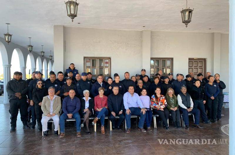 $!Se informó que García Cervantes mantiene una carrera de 40 años en la Seguridad Pública, estuvo a cargo de municipios como Torreón y al frente de la Guardia Nacional.