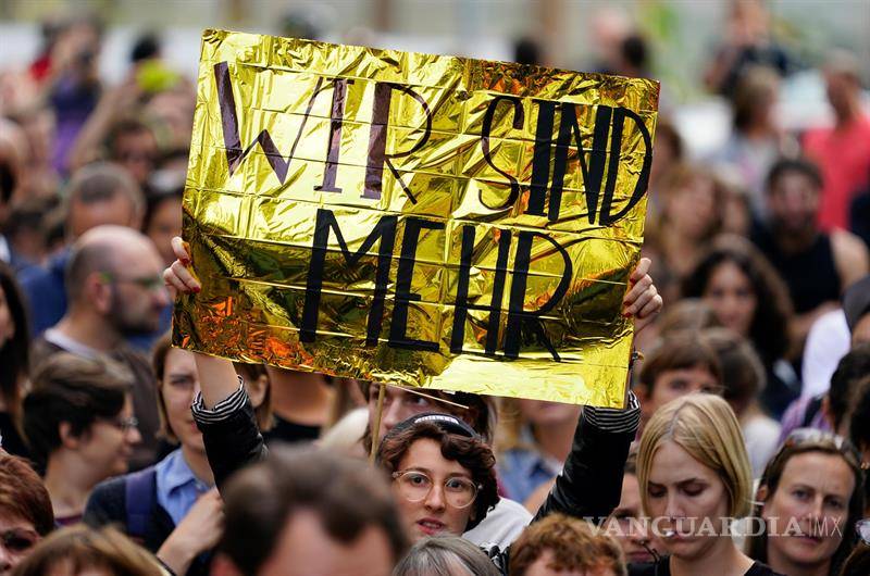 $!Enorme tensión en Chemnitz por una marcha de miles de ultraderechistas