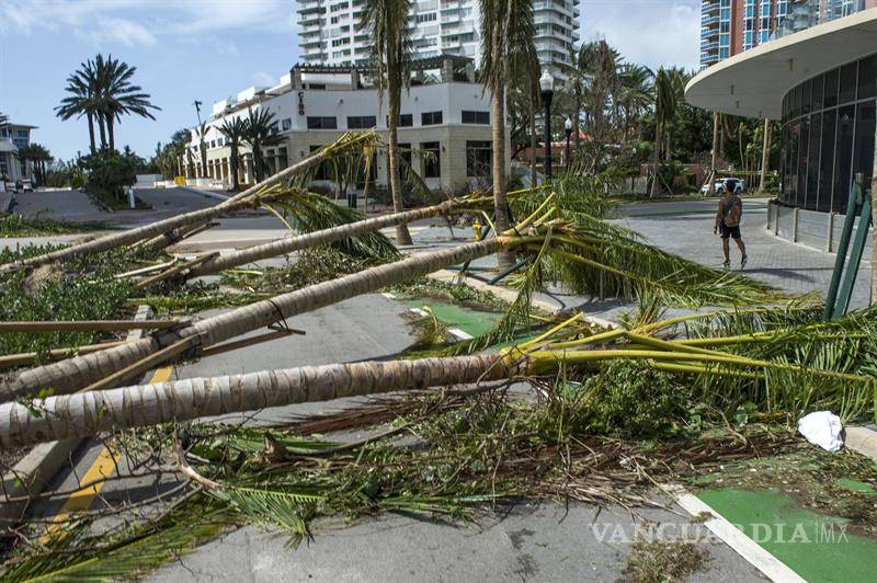 $!Permiten regreso a los Cayos de Florida, arrasados por Irma