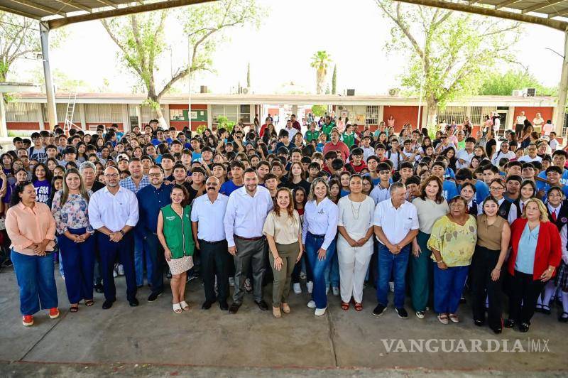 $!El alcalde Carlos Villarreal encabezó el arranque de obra en el plantel del sur de la ciudad.