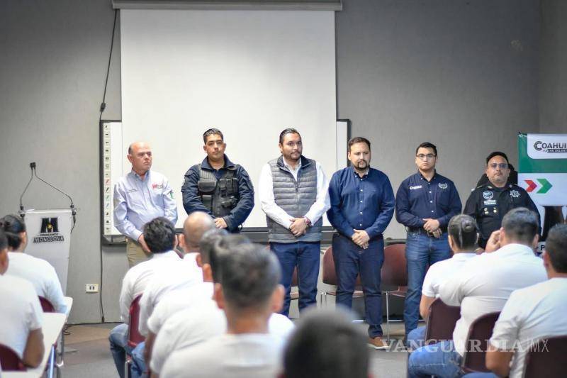 $!Instructores especializados imparten clases a los cadetes en formación.