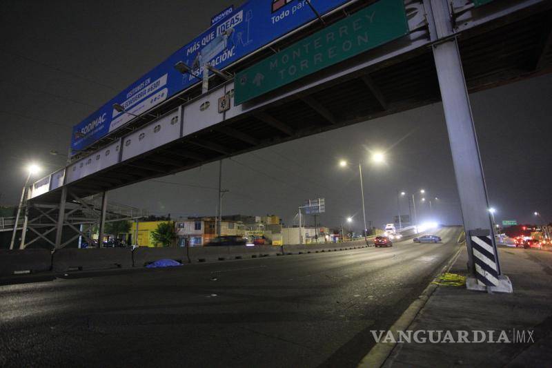 $!El hombre pudo haber evitado el accidente al usar el puente peatonal.