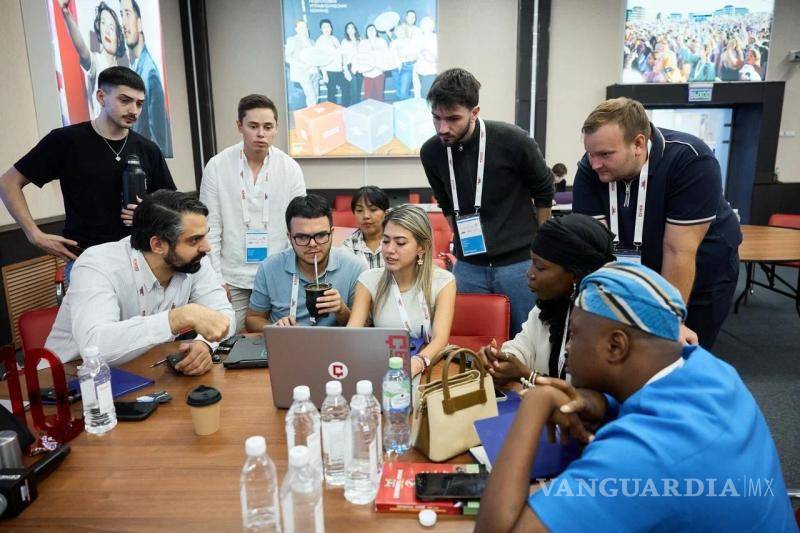 $!El encuentro reunió a más de 110 jóvenes líderes de 30 países en la Escuela de Liderazgo SENEZH.