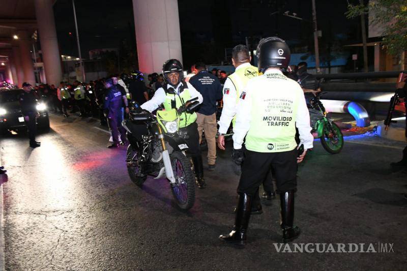 $!Les agüitan la rodada; remiten 19 motos al corralón en Monterrey