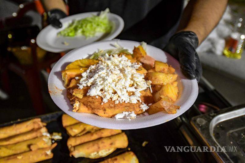 $!La noche mexicana se convirtió en un ejemplo de que la organización ciudadana, la participación activa y la colaboración entre vecinos pueden transformar los espacios públicos, promoviendo la cohesión social y el orgullo comunitario.