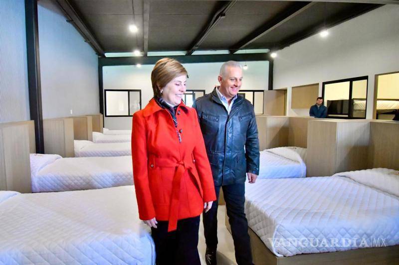 $!El alcalde Román Cepeda y su esposa, Selina Bremer, recorrieron las instalaciones que brindarán atención integral a menores de 0 a 8 años.