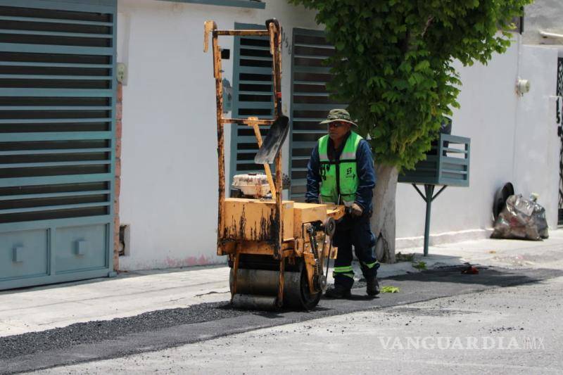$!Las labores de infraestructura también llegaron a la colonia Lomas de Lourdes, donde se atendieron reportes ciudadanos en diversas vialidades del sector.