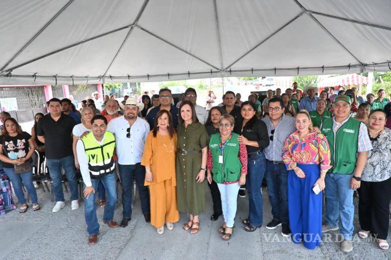 $!Vecinos agradecieron a las autoridades por atender una petición ciudadana de larga data.