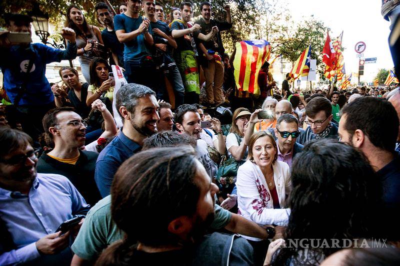 $!Detienen a catorce personas en operación contra el referéndum en Cataluña