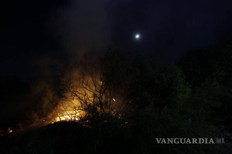 $!Cuando el personal de Bomberos llegó, solo concluyó las maniobras que iniciaron los elementos de la Policía Municipal.