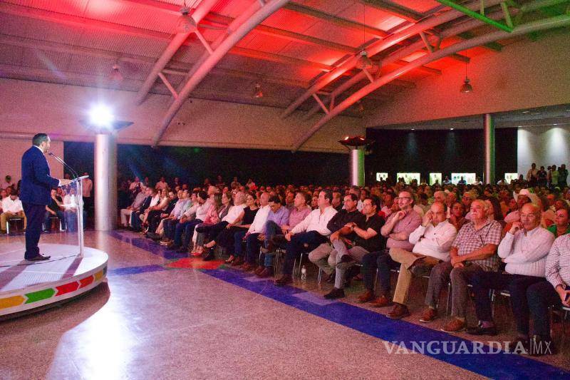 $!Villarreal afirmó que Monclova merece servicios primarios de calidad, por eso va a impulsar un gran programa de bacheo y pavimentación.