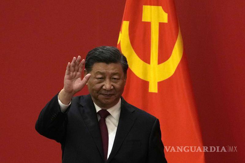 $!El presidente chino, Xi Jinping, en la presentación de los nuevos miembros del Comité Permanente del Politburó en el Gran Salón del Pueblo en Beijing.