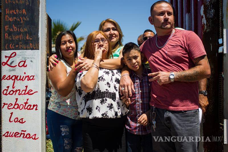 $!Y en el día 101 de Trump el muro se abrió... por un momento