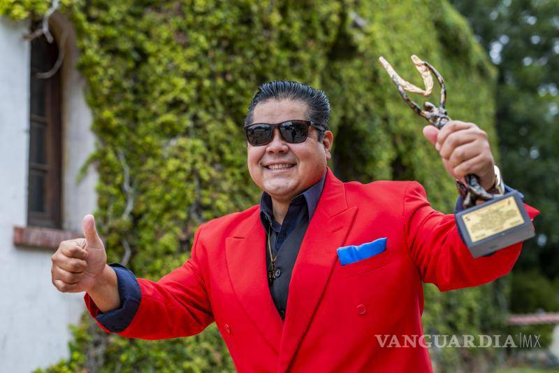 $!El cantante coahuilense dijo sentirse orgulloso de su carrera musical.